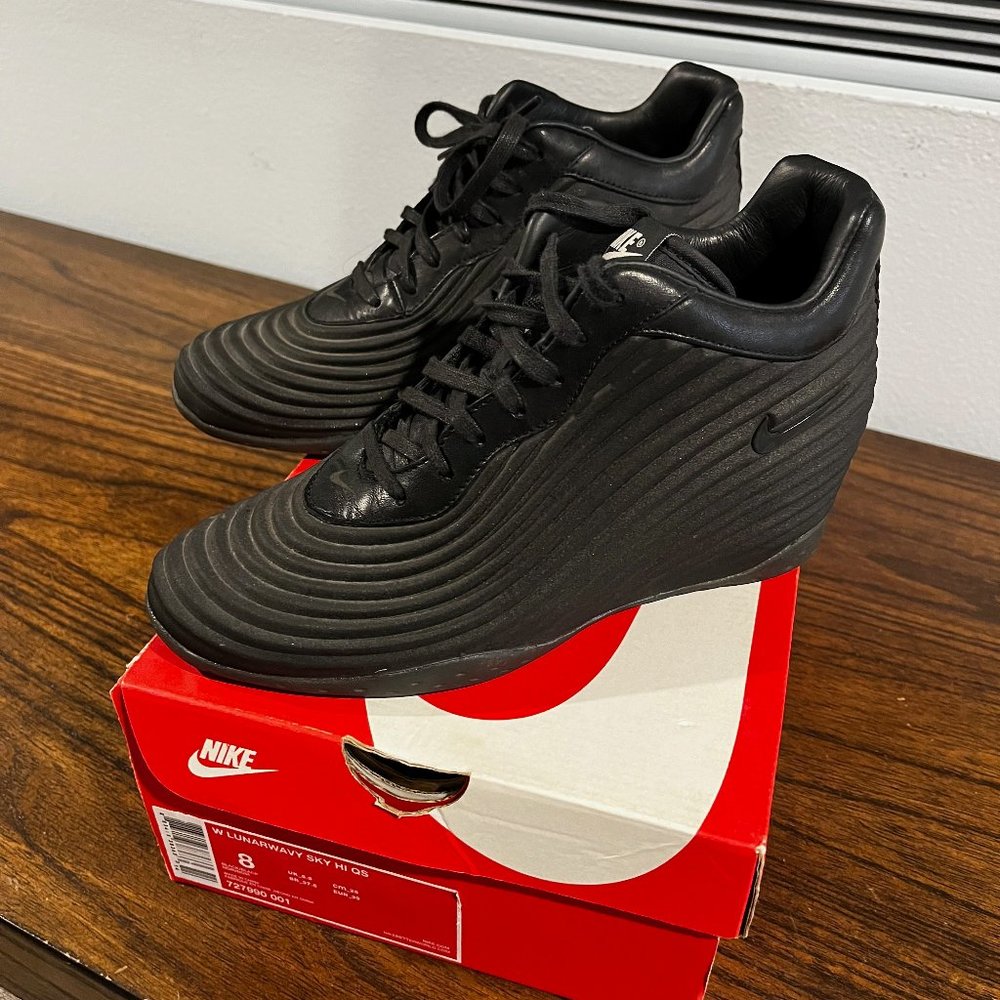 Nike Lunar Wave Wedge Sneaker